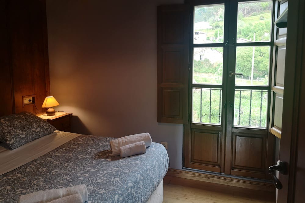 Photo of Bedroom in Llonin