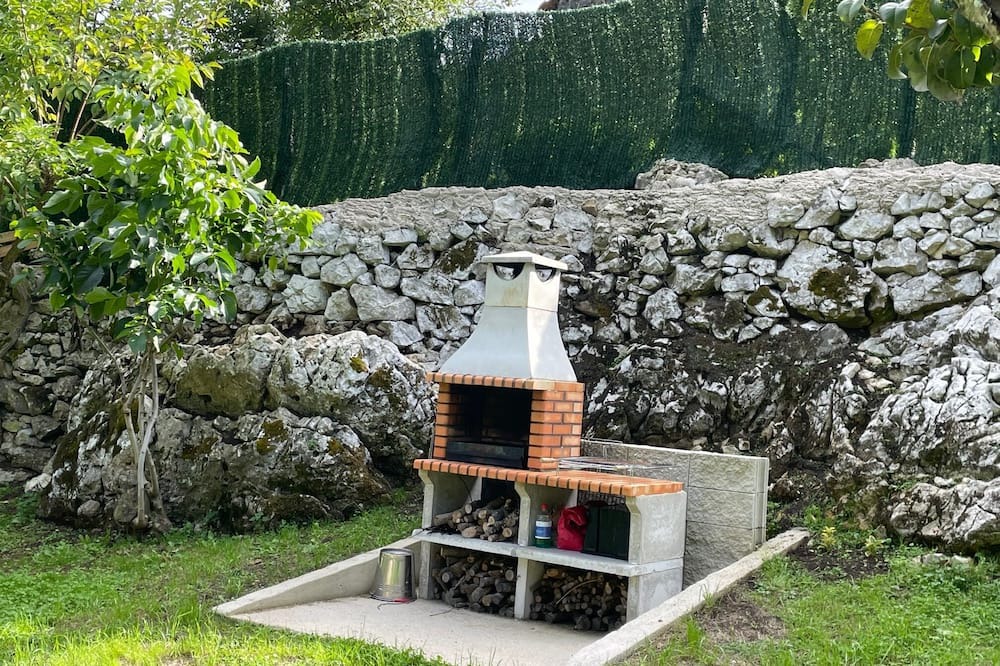 Photo of Outdoor in Llonin