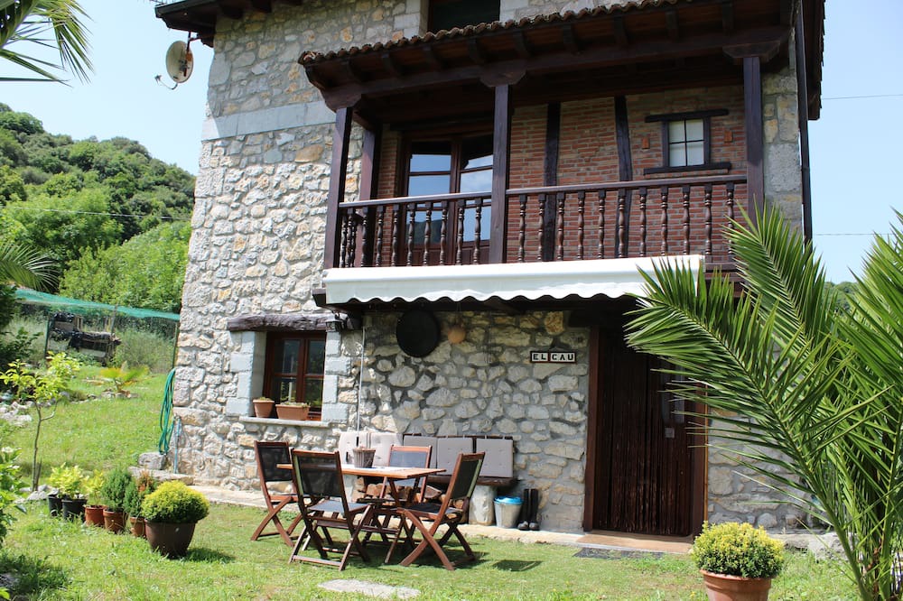 Photo of Patio Balcony in Llonin