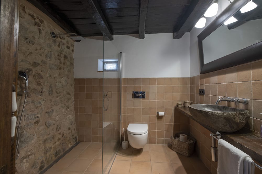 Photo of Bathroom in Bescano