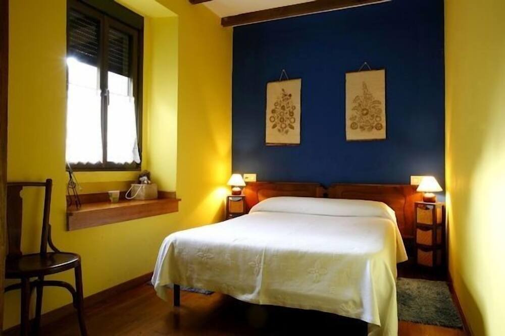 Photo of Bedroom in Somiedo