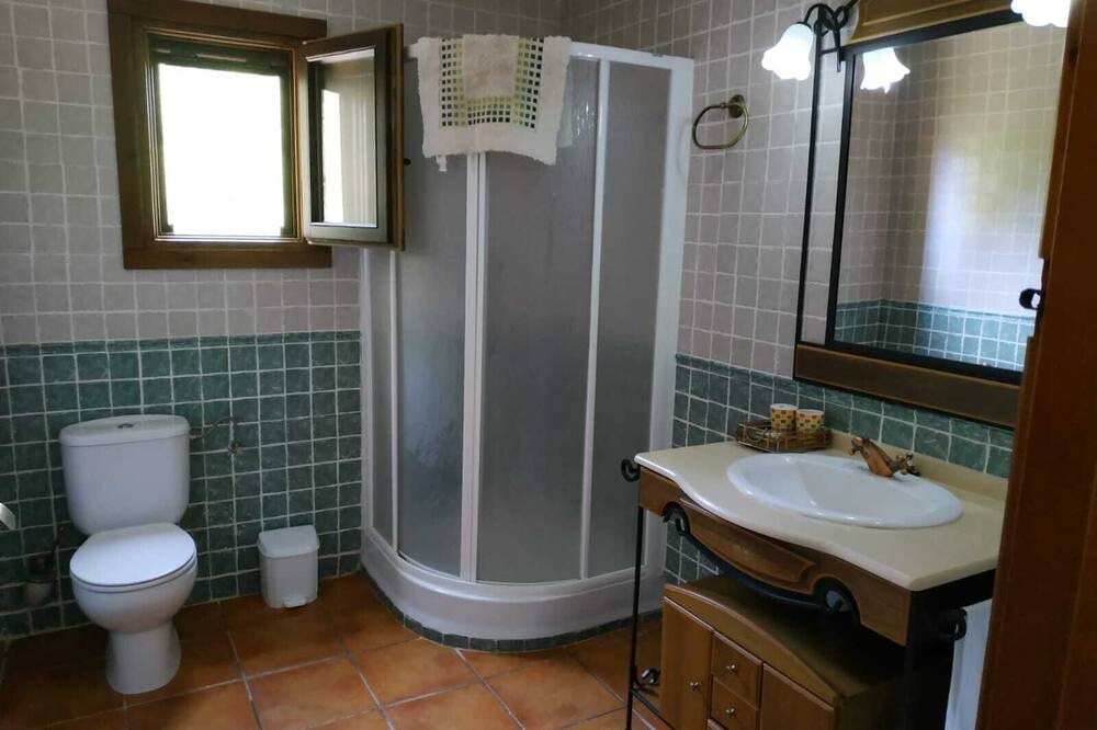 Photo of Bathroom in Riopar