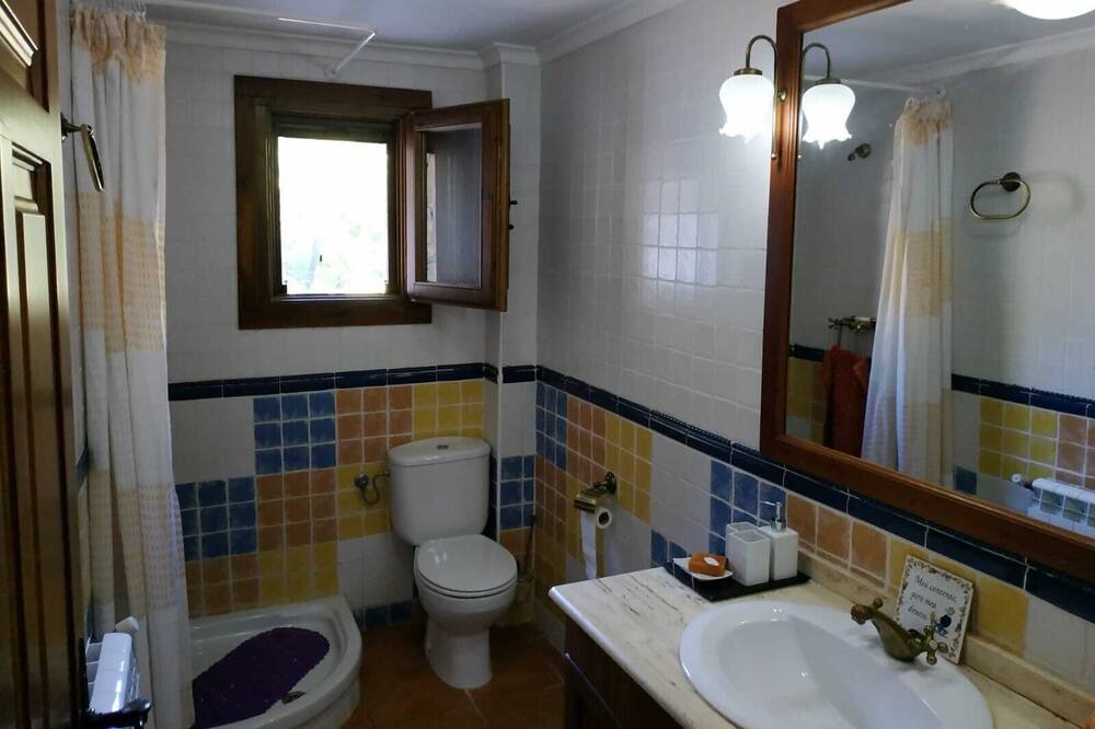 Photo of Bathroom in Riopar