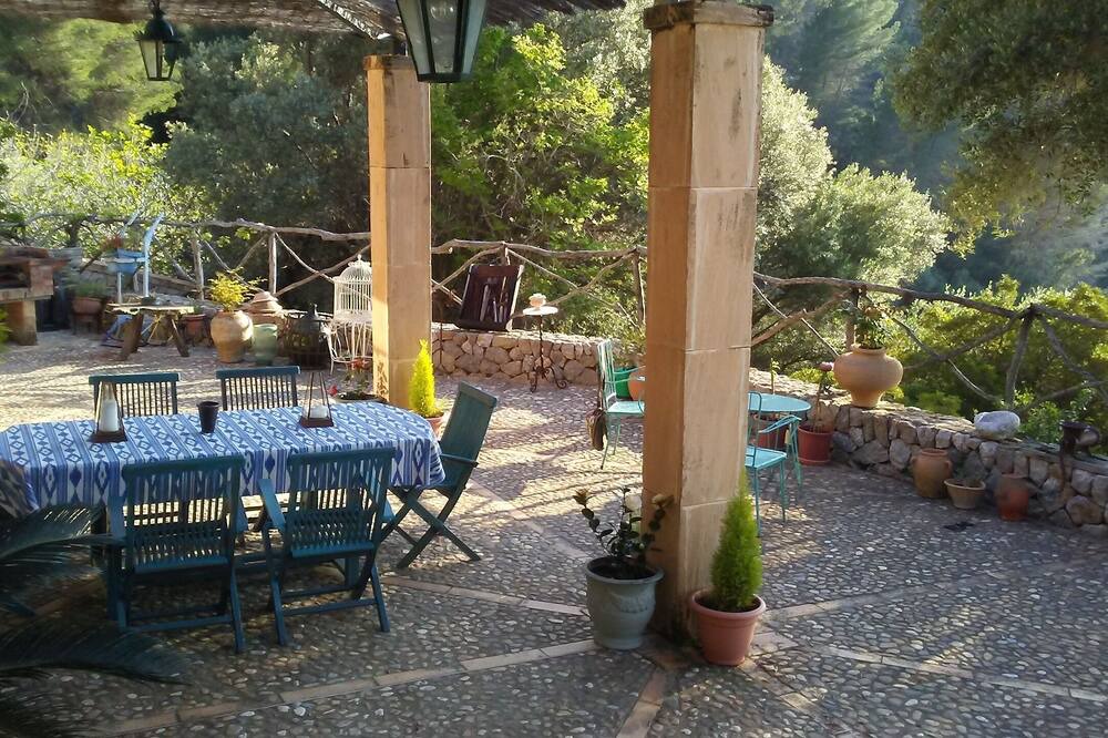 Photo of Patio Balcony in Estellencs
