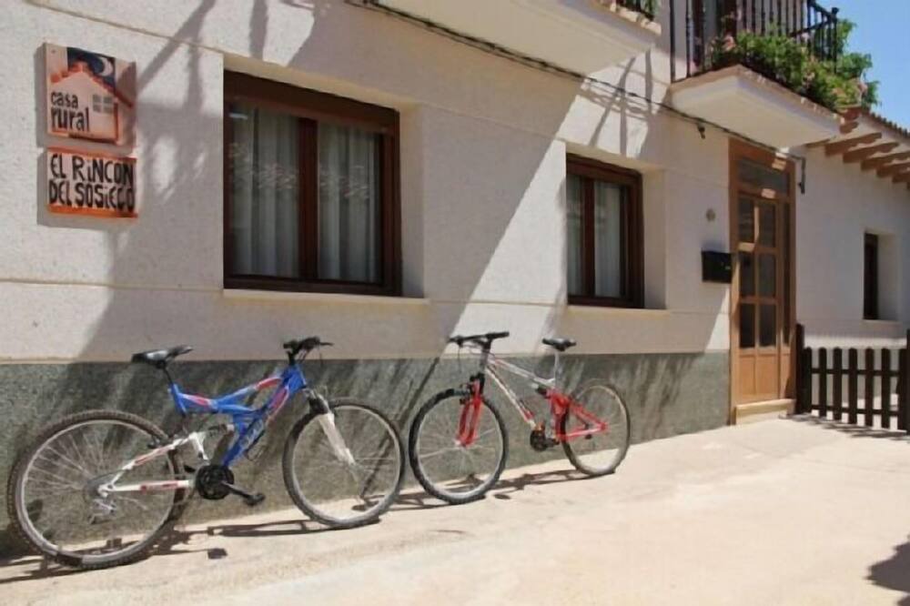 Photo of Outdoor in Espeja de San Marcelino