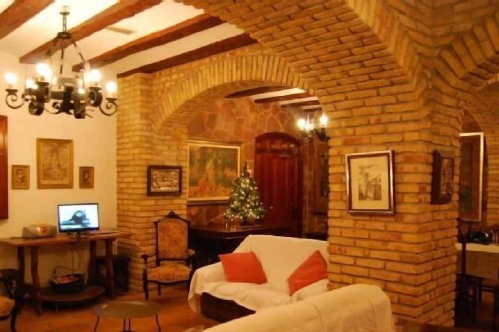Photo of Livingroom in Badaran