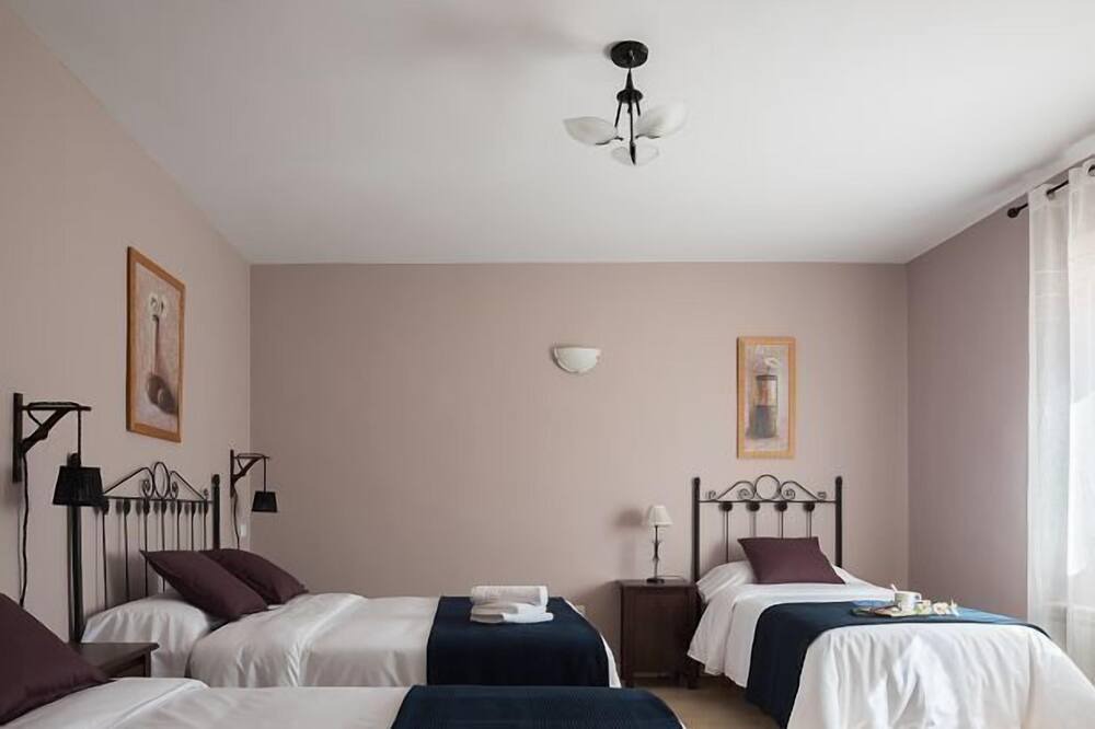 Photo of Bedroom in Castillejo de Mesleon
