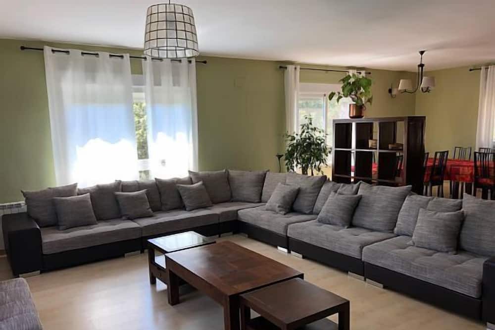 Photo of Livingroom in Castillejo de Mesleon