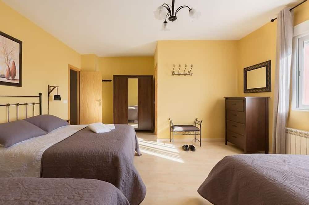 Photo of Bedroom in Castillejo de Mesleon