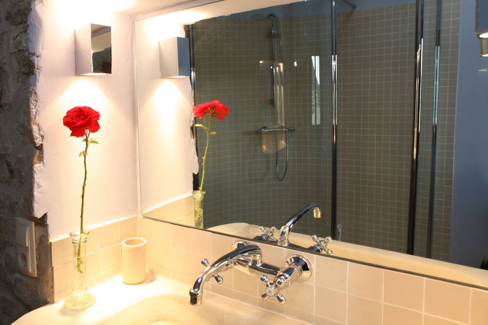 Photo of Bathroom in Rocallaura