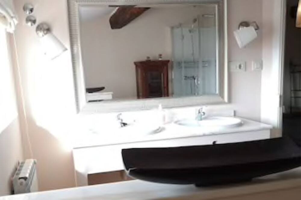 Photo of Bathroom in Mino