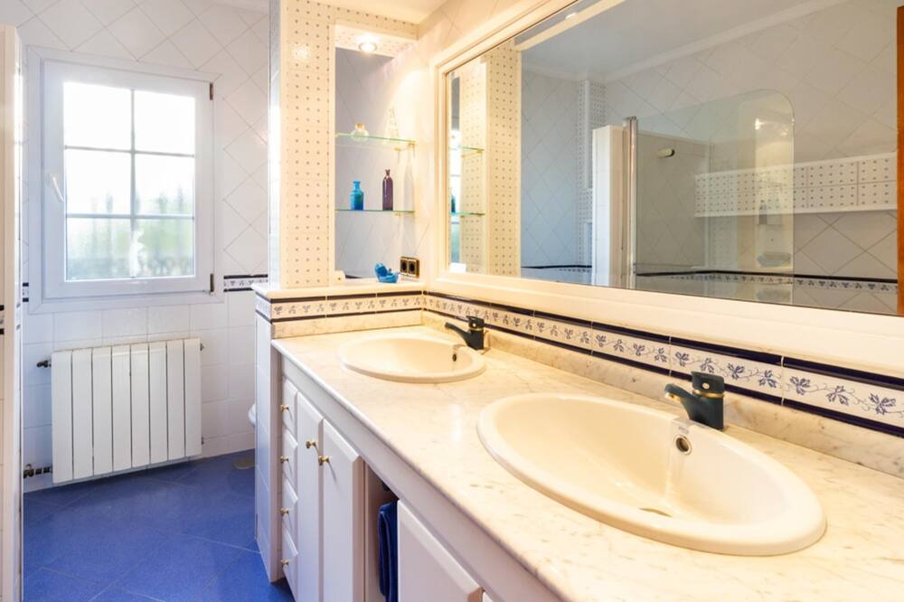 Photo of Bathroom in Padul