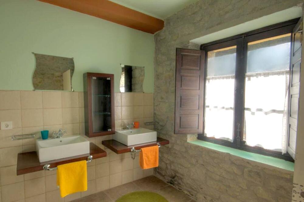 Photo of Bathroom in Mieres