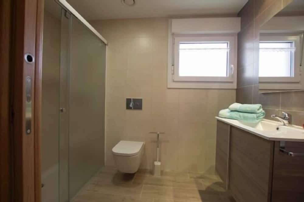 Photo of Bathroom in Obanos