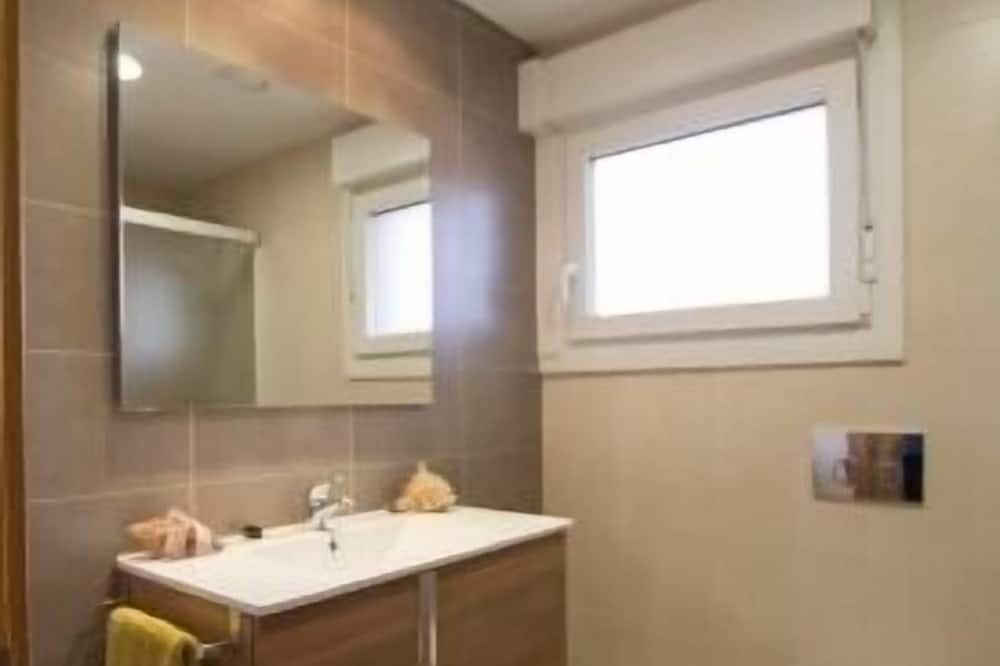 Photo of Bathroom in Obanos
