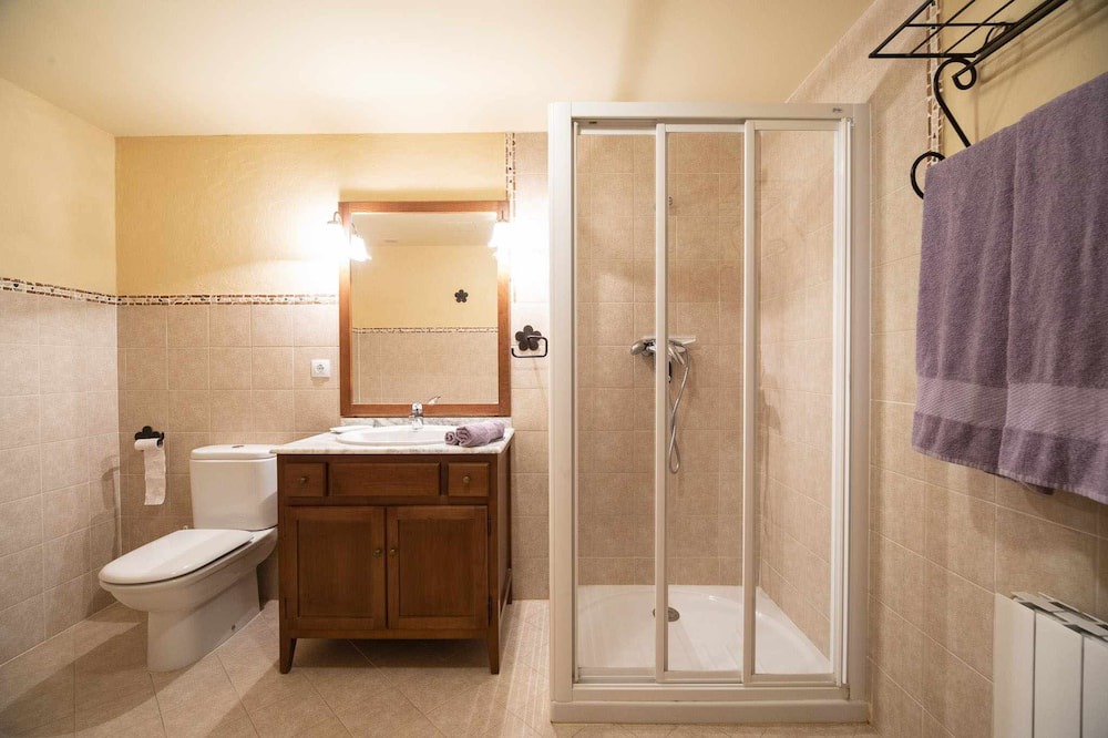 Photo of Bathroom in Linsoles