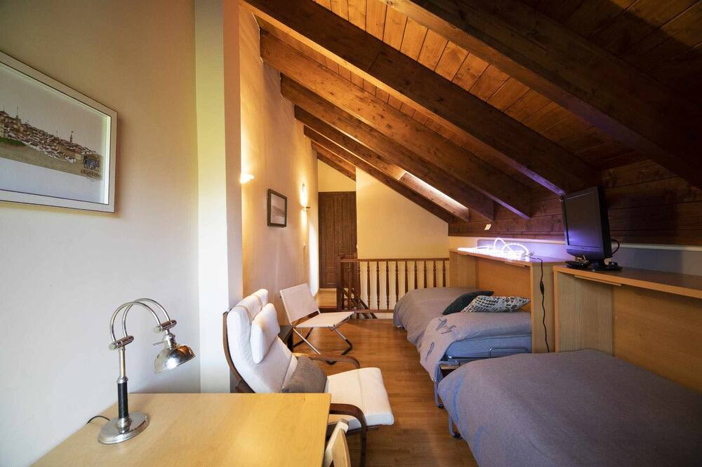 Photo of Bedroom in Linsoles