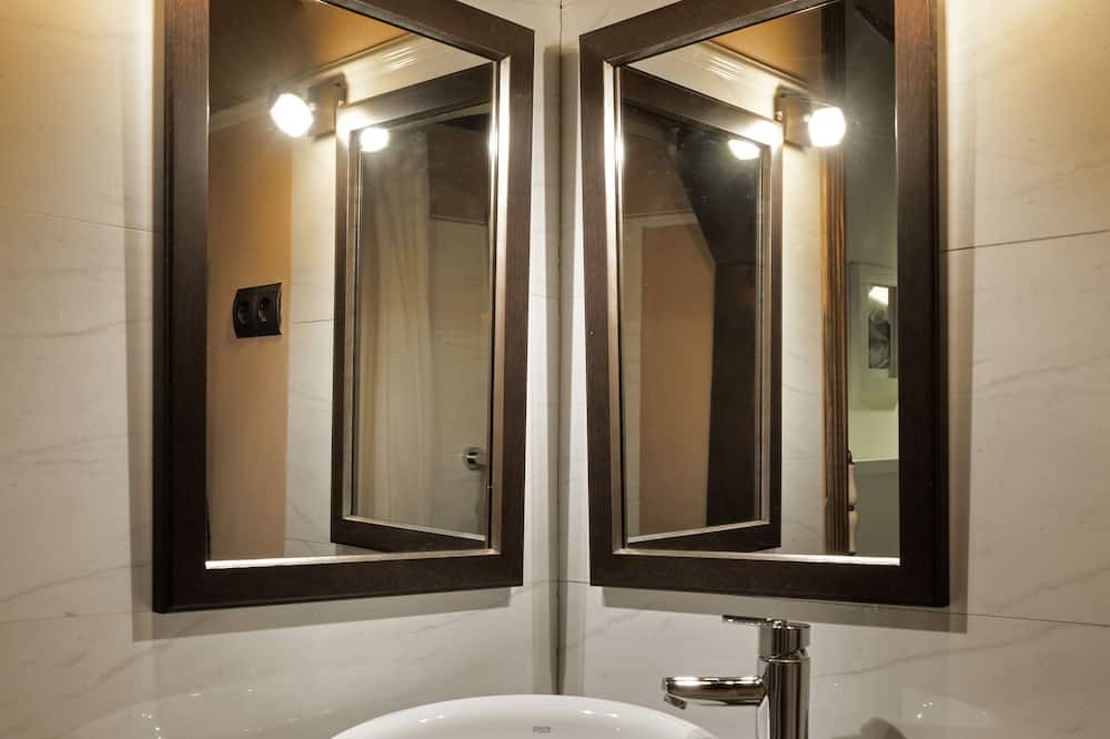 Photo of Bathroom in Majaelrayo