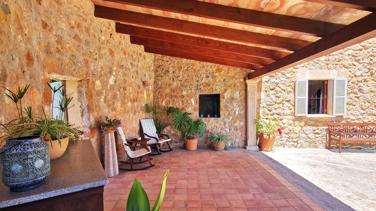 Photo of Patio Balcony in Establiments