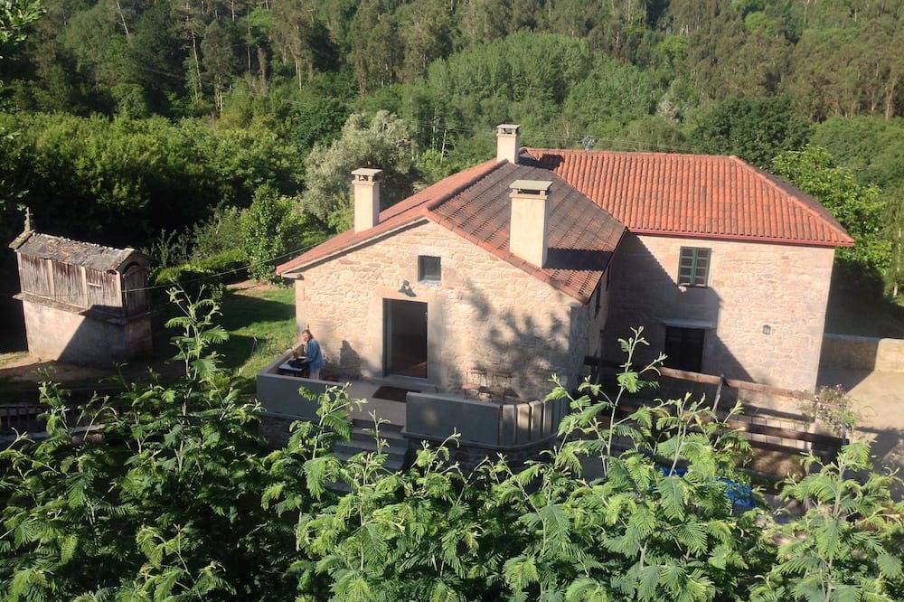 Photo of Outdoor in Callobre