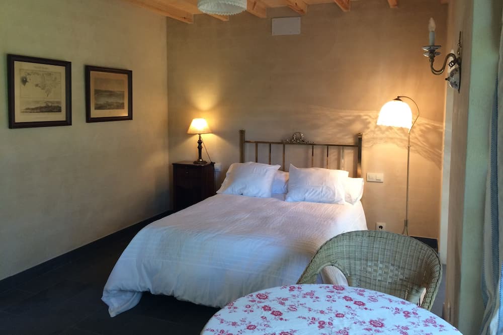 Photo of Bedroom in Callobre