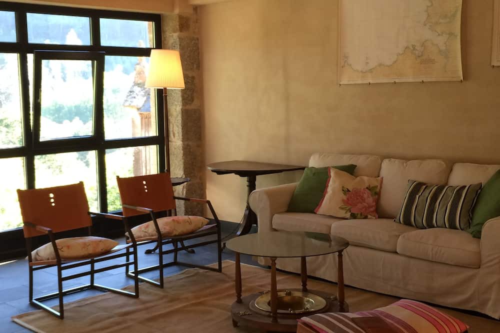 Photo of Livingroom in Callobre