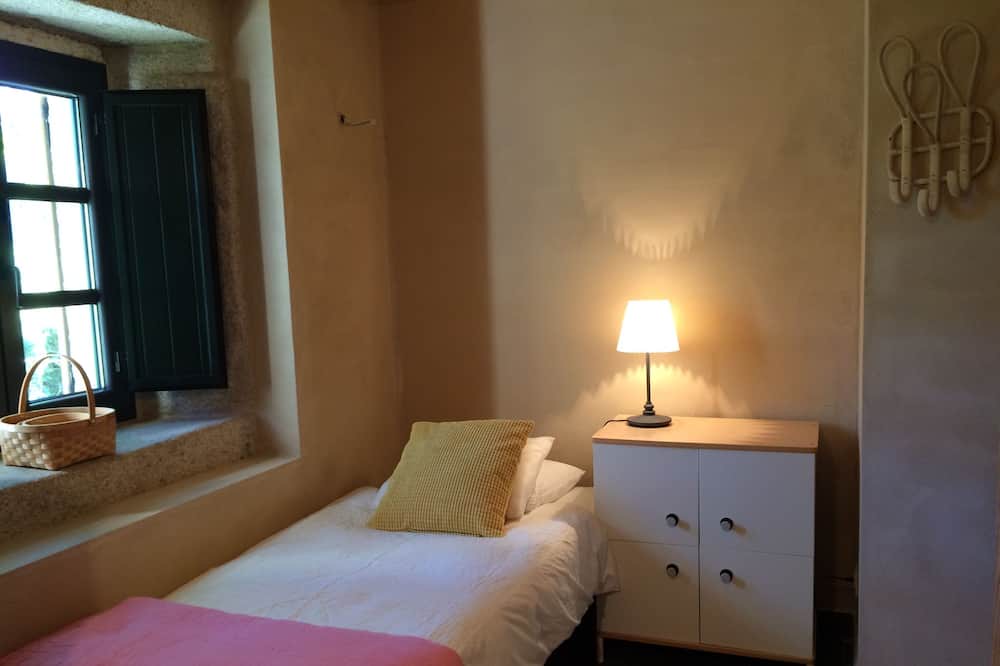 Photo of Bedroom in Callobre