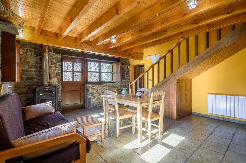 Photo of Livingroom in Llananzanes