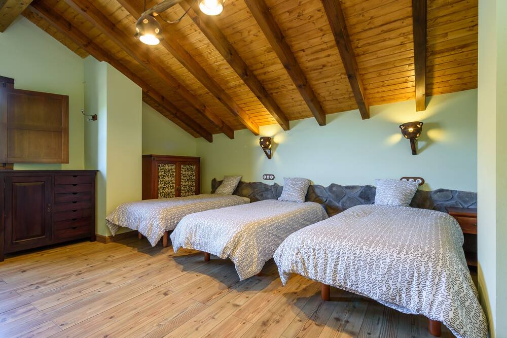 Photo of Bedroom in Llananzanes