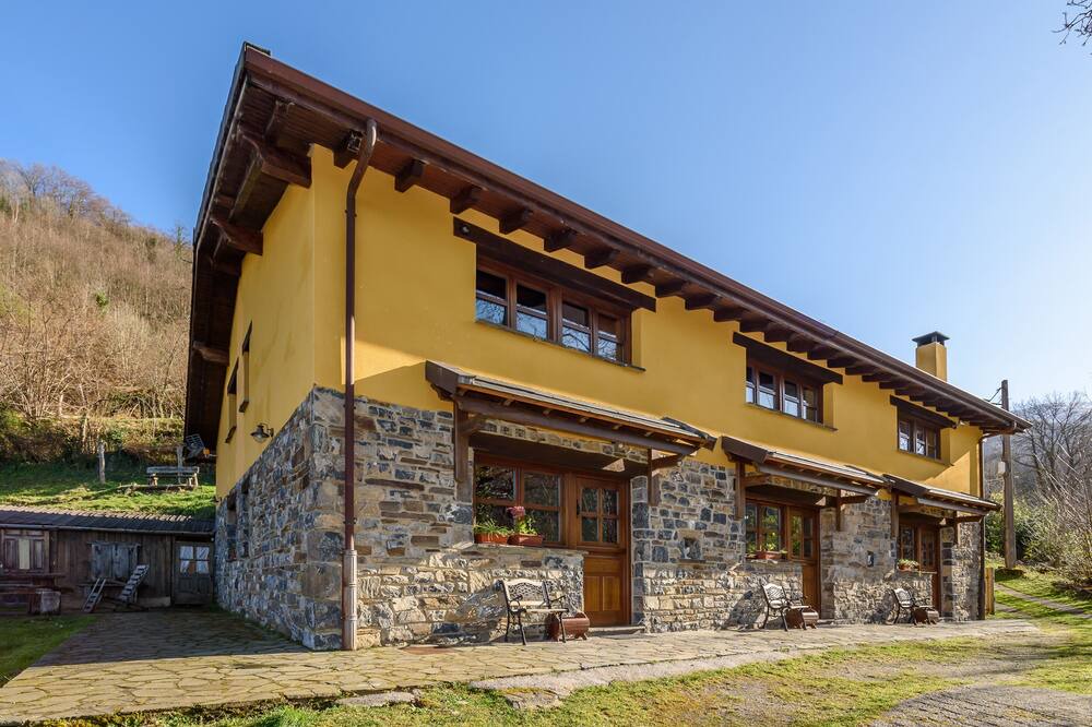 Photo of Outdoor in Llananzanes
