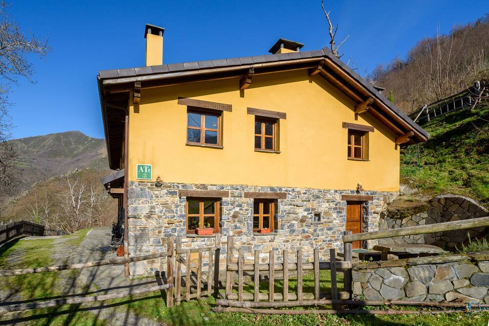 Photo of Outdoor in Llananzanes