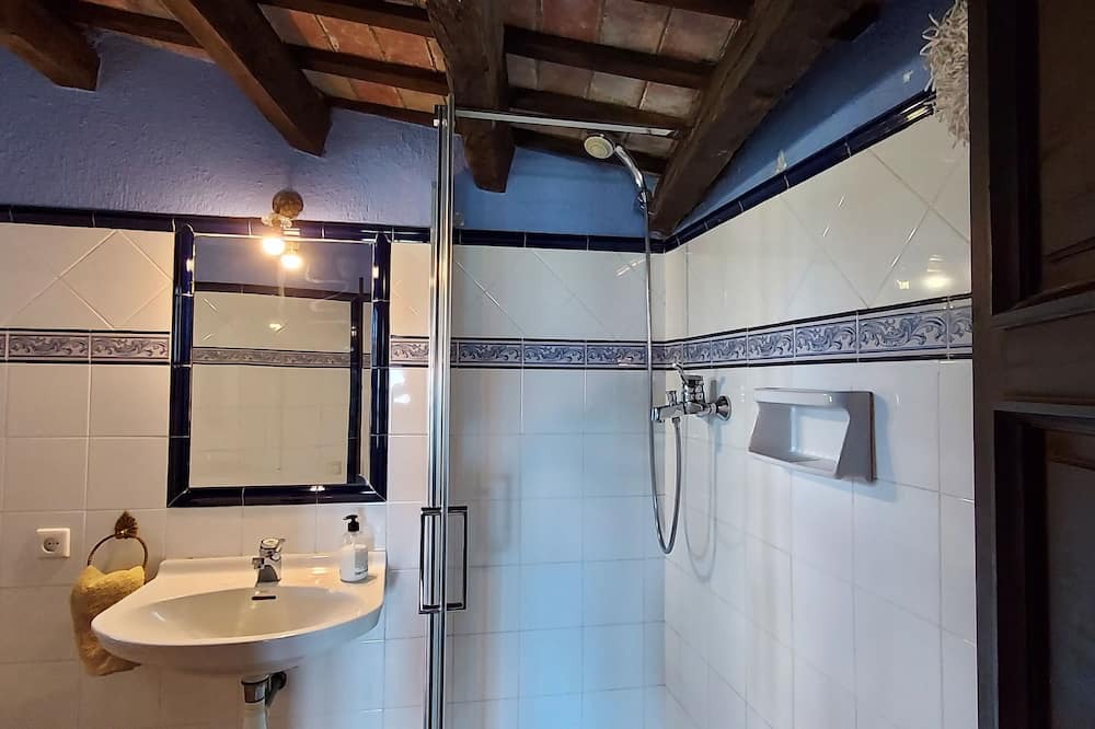 Photo of Bathroom in Llaes