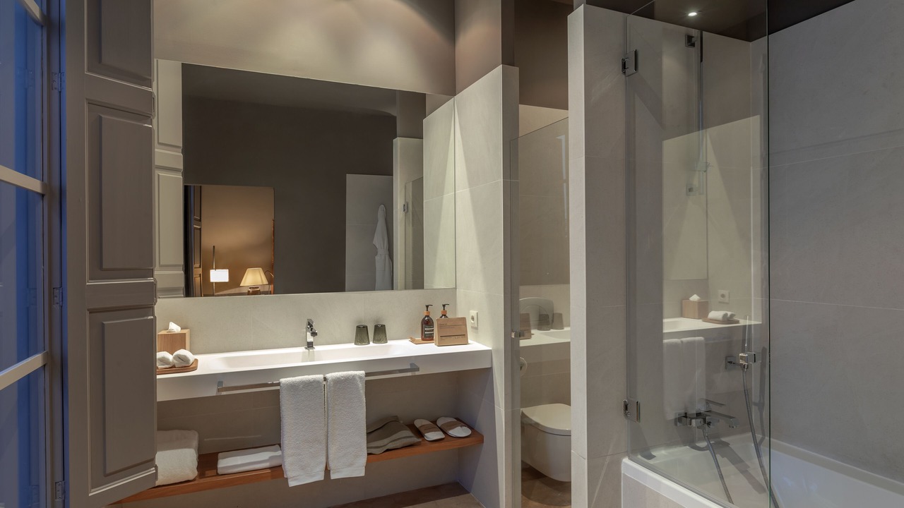 Photo of Bathroom in Cort