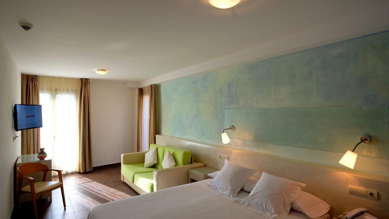 Photo of Bedroom in Roses Town Center