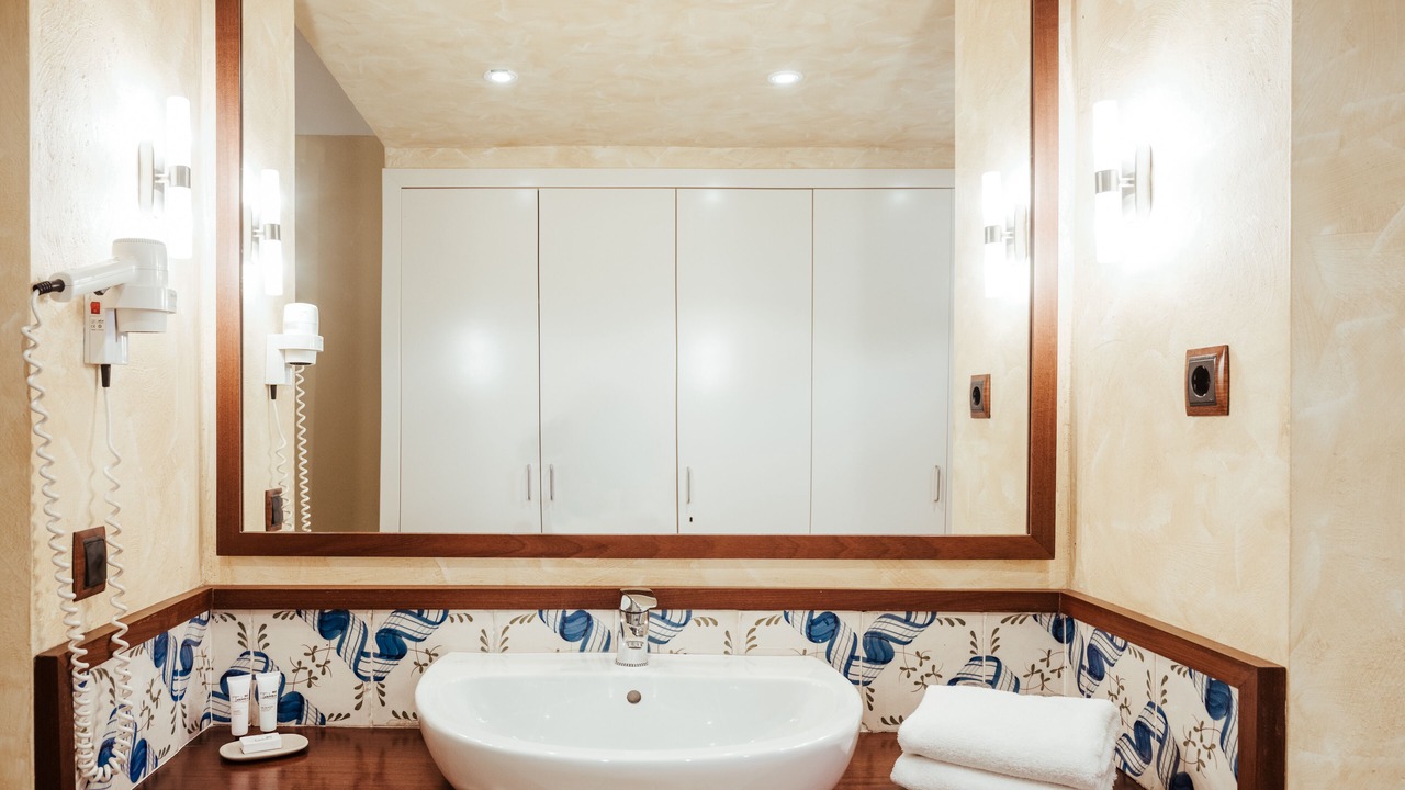Photo of Bathroom in Camos