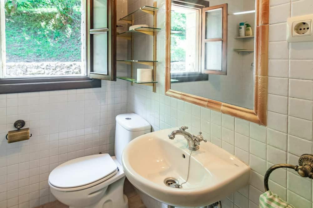 Photo of Bathroom in Herrerias