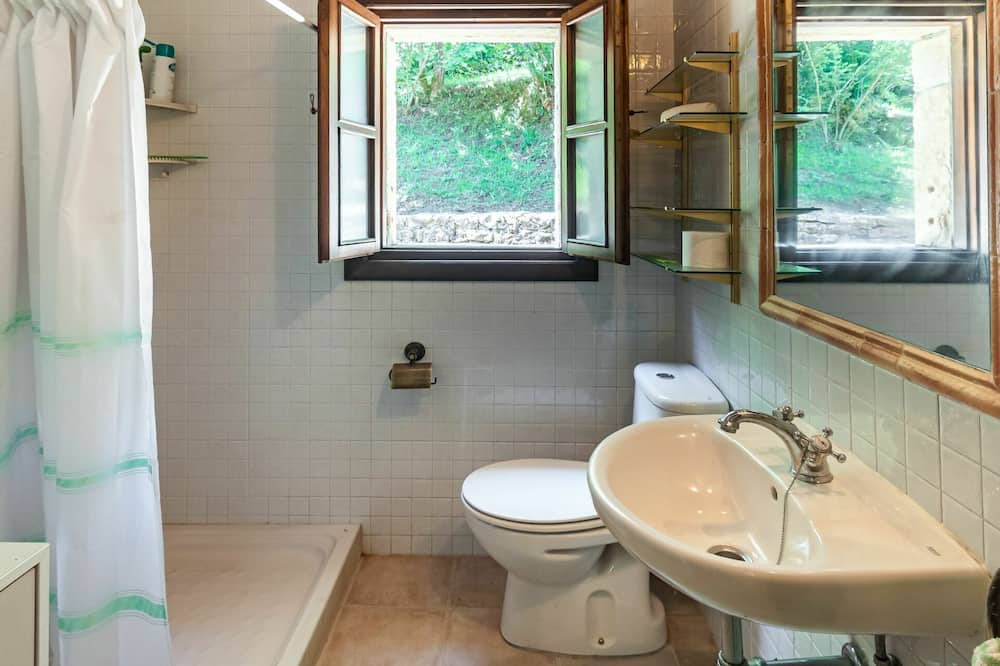 Photo of Bathroom in Herrerias