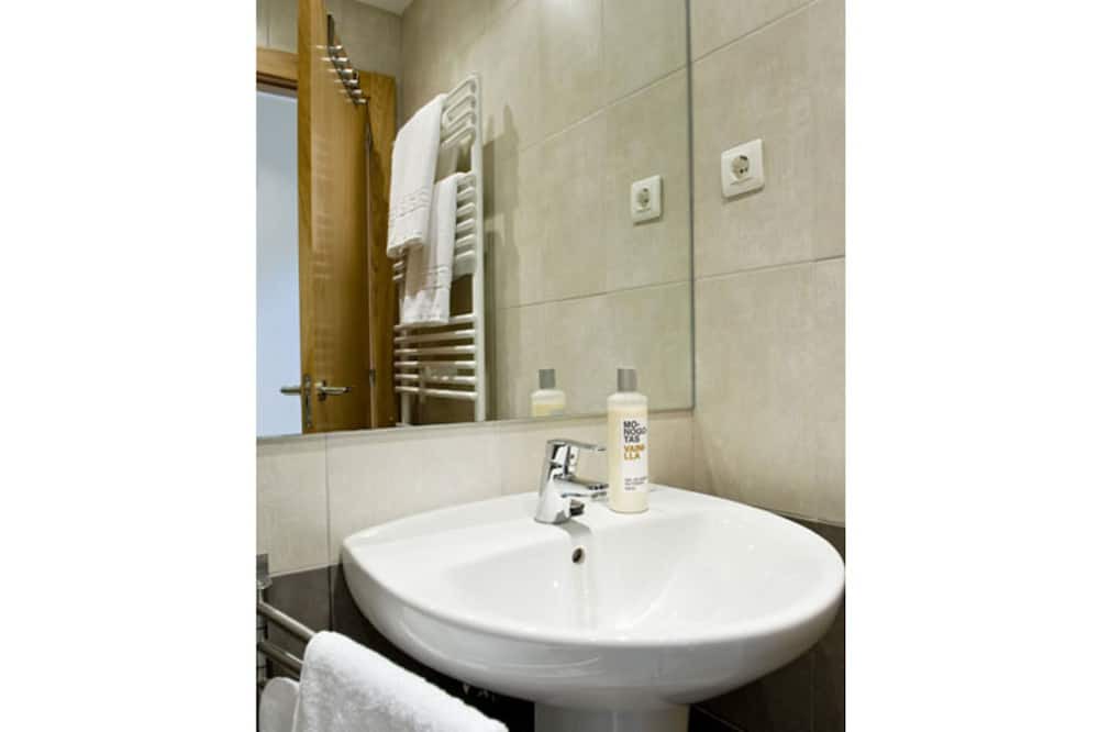 Photo of Bathroom in Haro