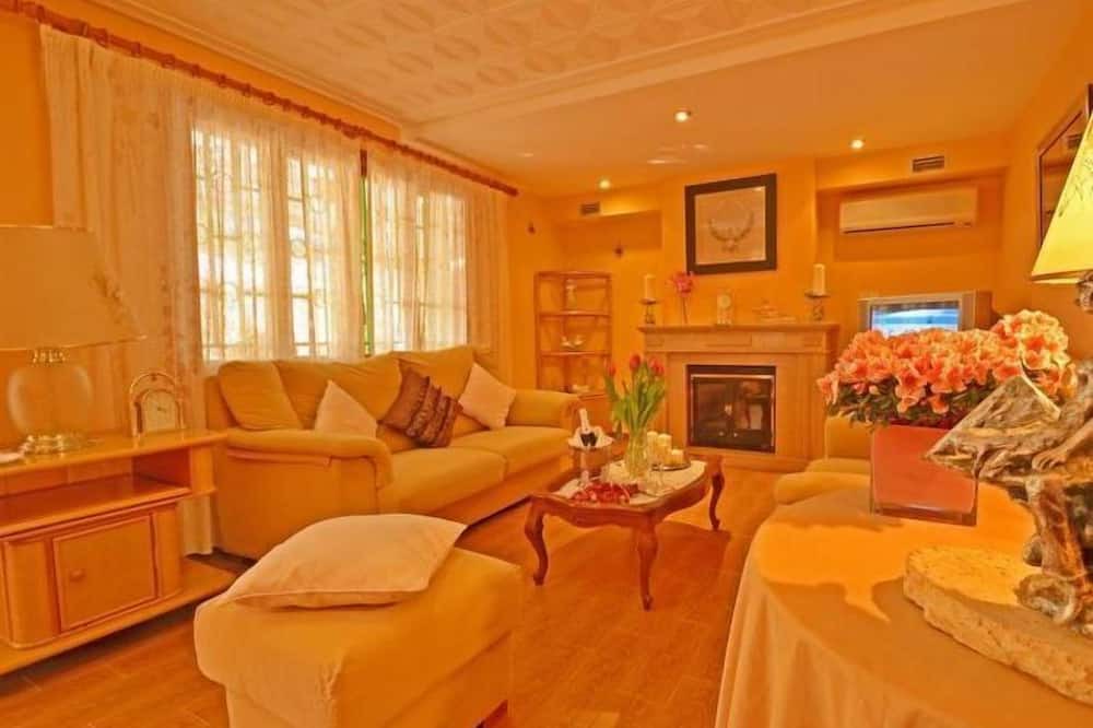Photo of Livingroom in El Toro