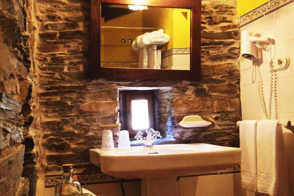 Photo of Bathroom in Rugando