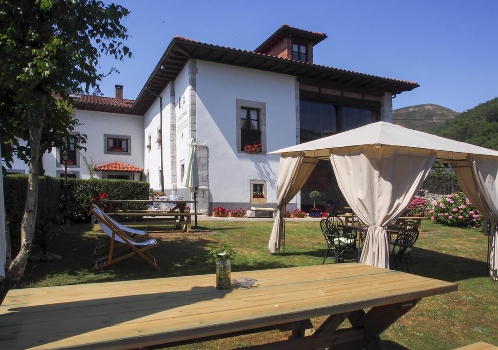 Photo of Outdoor in Avin