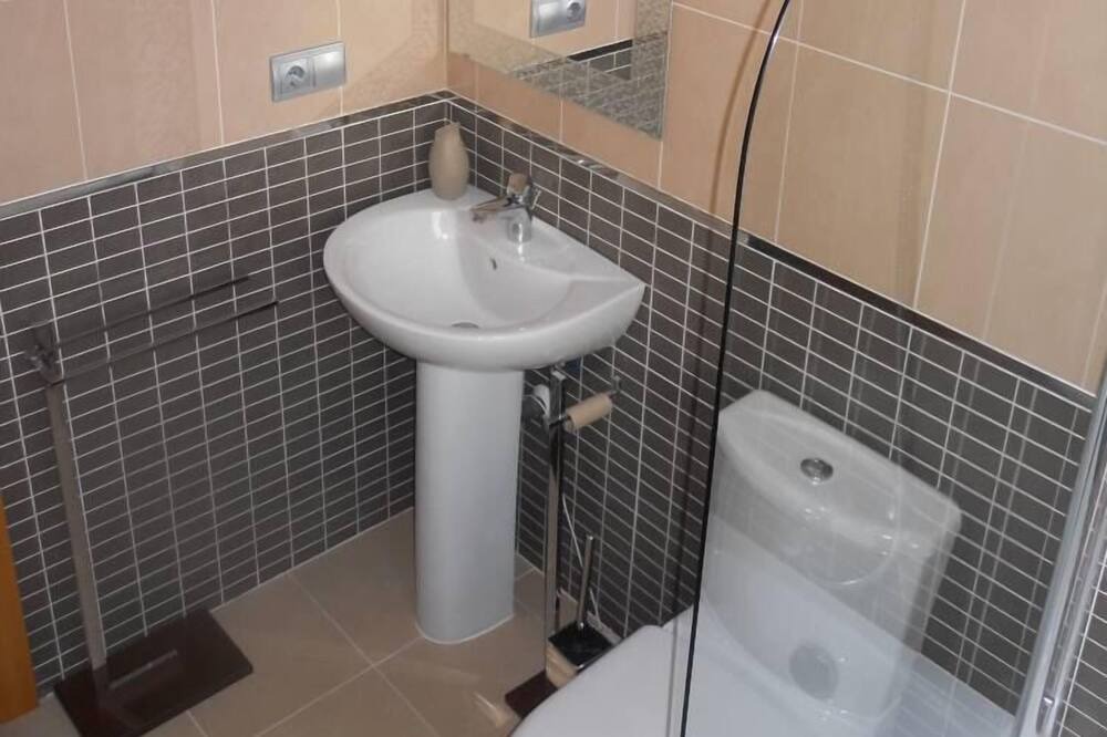 Photo of Bathroom in Retamar