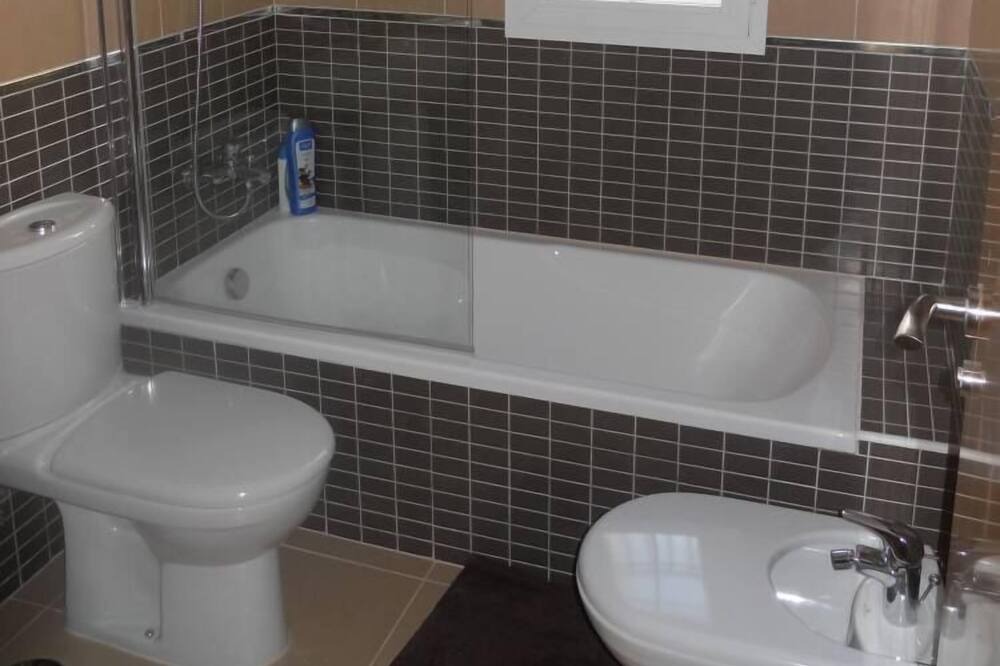 Photo of Bathroom in Retamar