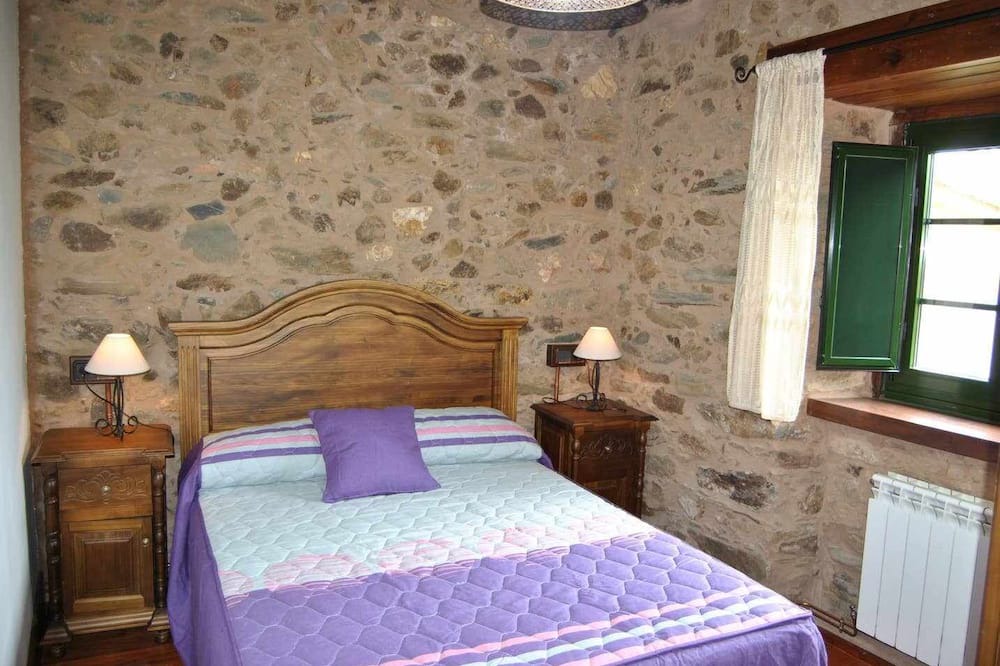 Photo of Bedroom in Lubre