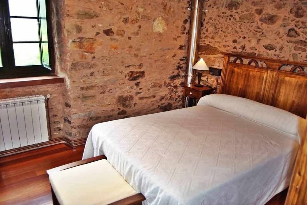 Photo of Bedroom in Lubre