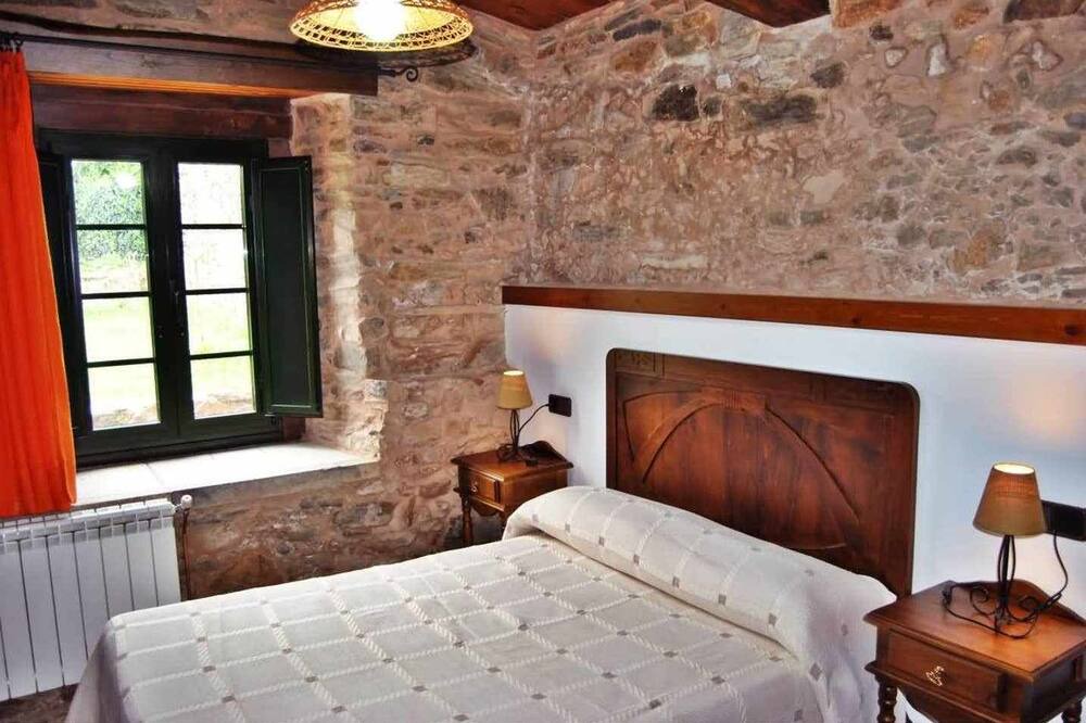 Photo of Bedroom in Lubre