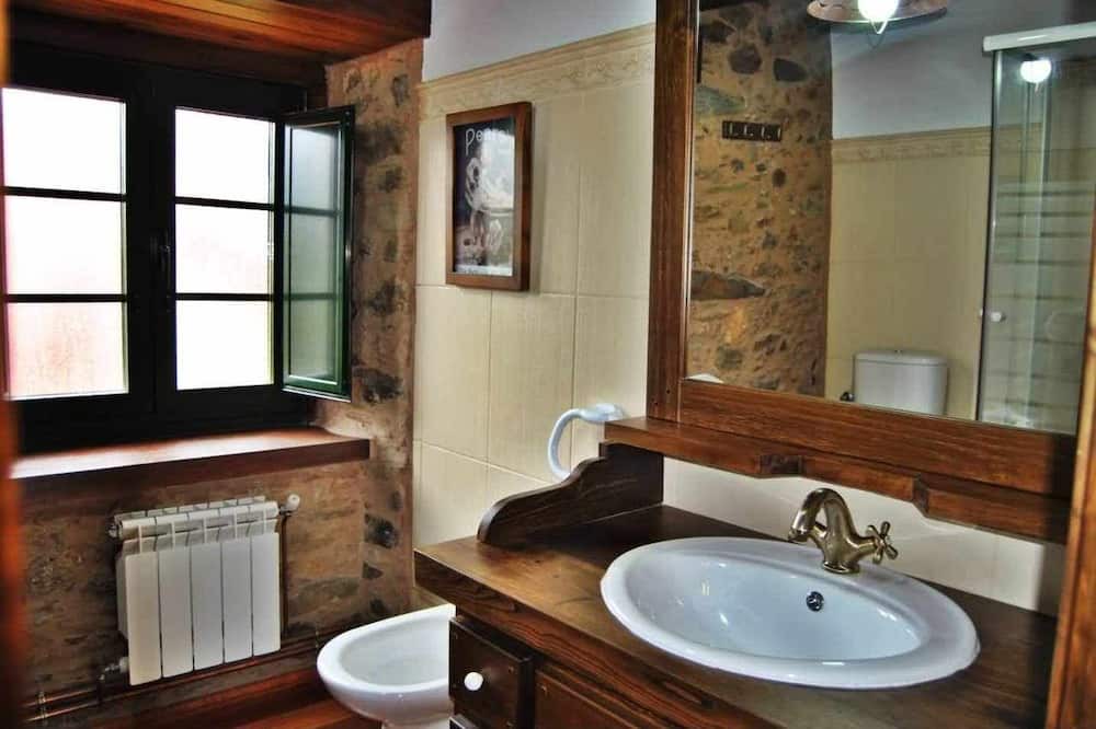 Photo of Bathroom in Lubre