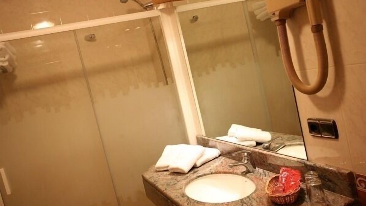 Photo of Bathroom in Villagonzalo Pedernales