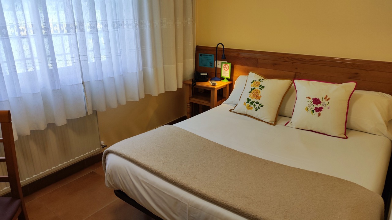 Photo of Bedroom in Oleiros