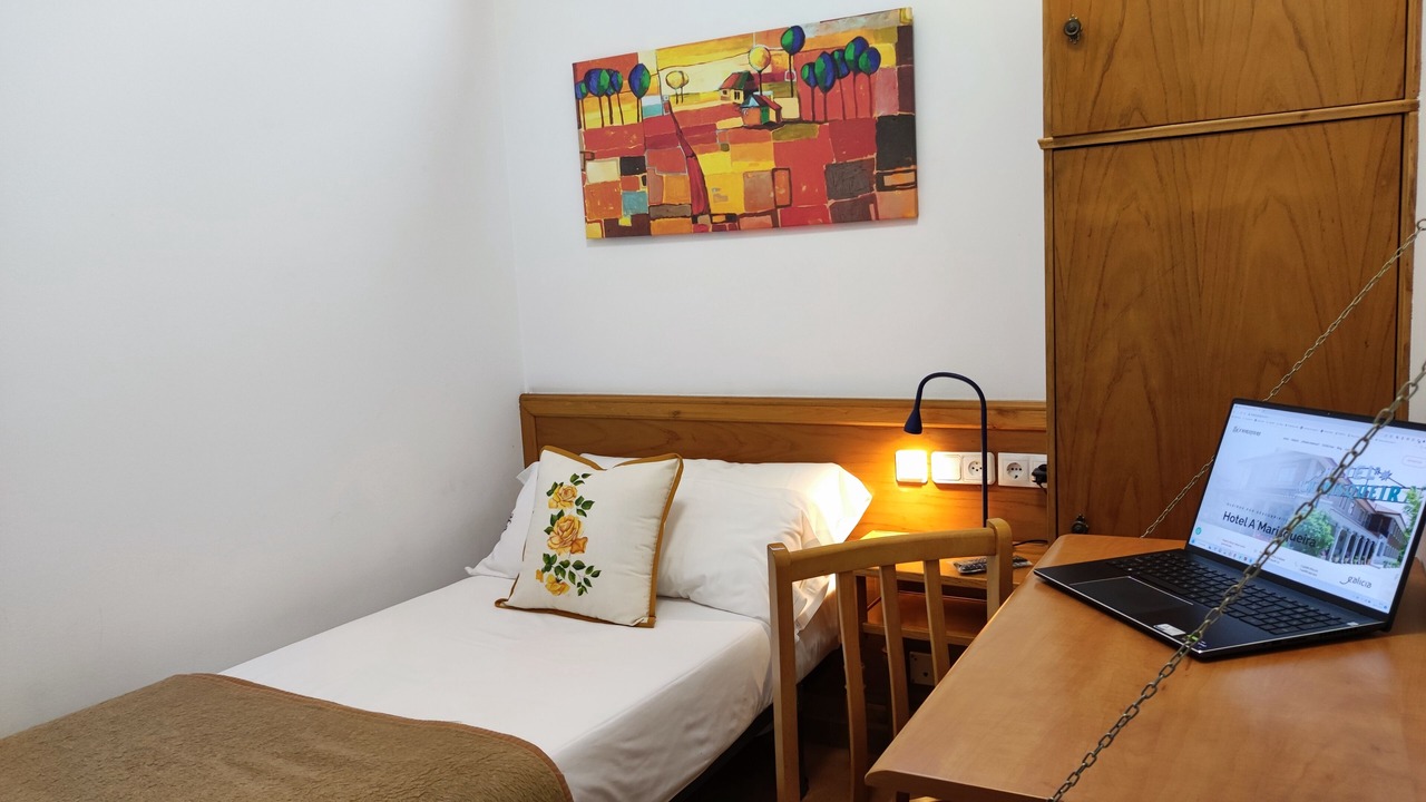 Photo of Bedroom in Oleiros